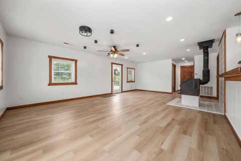 Tiny photo for 2621 Larimore Road, Mount Vernon, OH 43050 (MLS # 226027380)