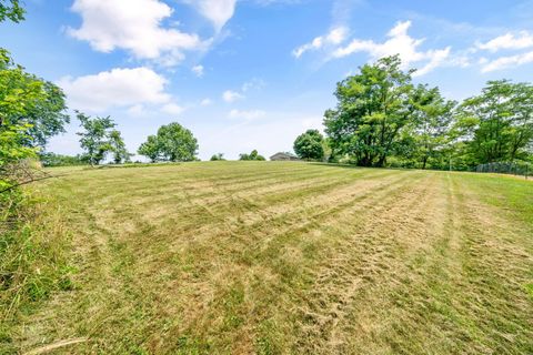 Tiny photo for 2621 Larimore Road, Mount Vernon, OH 43050 (MLS # 226027380)