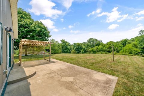 Tiny photo for 2621 Larimore Road, Mount Vernon, OH 43050 (MLS # 226027380)