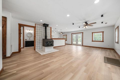 Tiny photo for 2621 Larimore Road, Mount Vernon, OH 43050 (MLS # 226027380)
