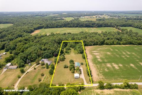 Tiny photo for 2621 Larimore Road, Mount Vernon, OH 43050 (MLS # 226027380)