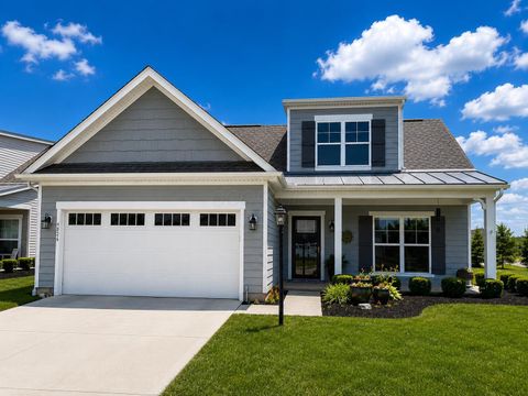 Photo of 4826 Woodside Drive 18 #18, Grove City, OH 43123 (MLS # 226020625)