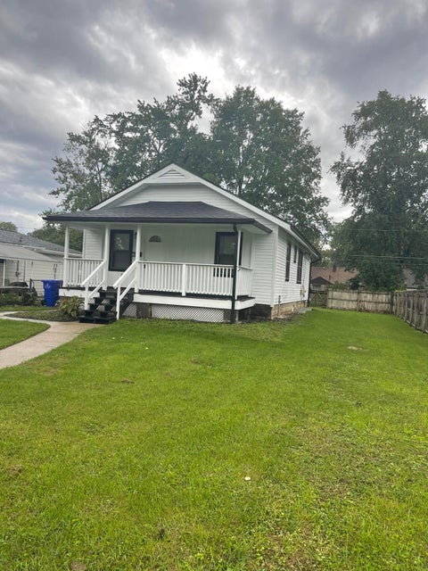 Photo of 2047 Ward Road, Columbus, OH 43224 (MLS # 226036223)