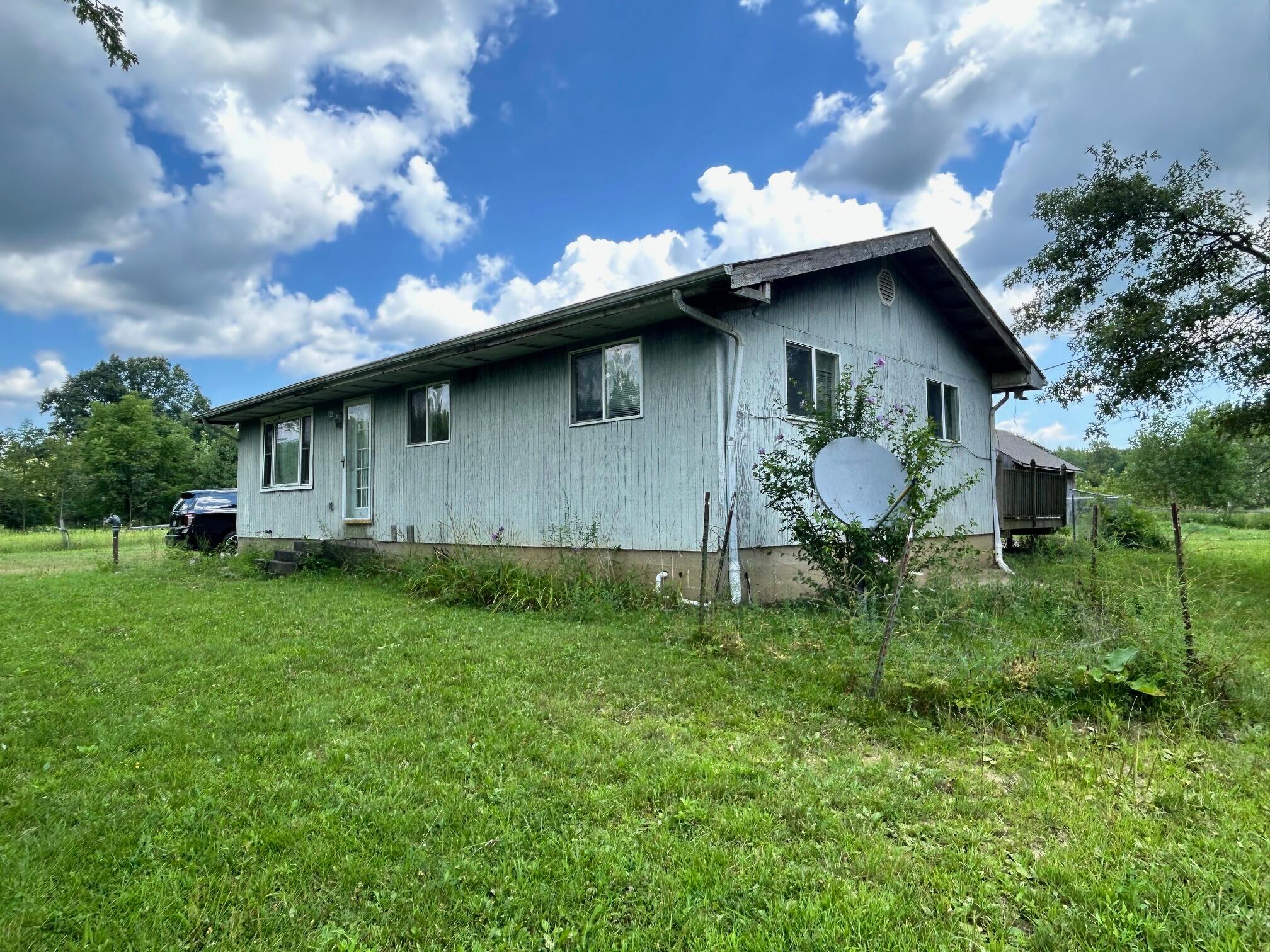 Photo 7 of 10 of 4720 Condit Road house