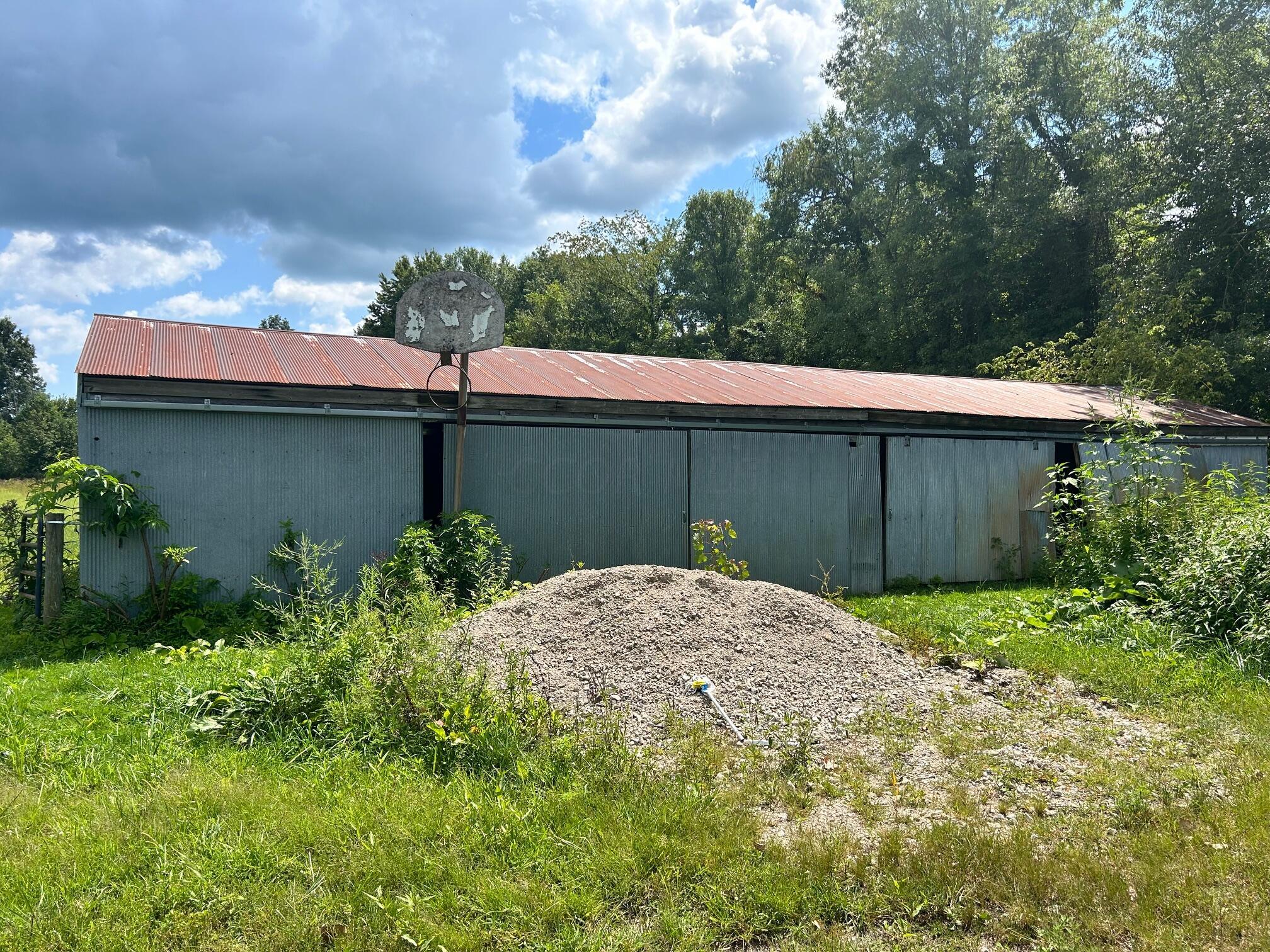 Photo 5 of 10 of 4720 Condit Road house