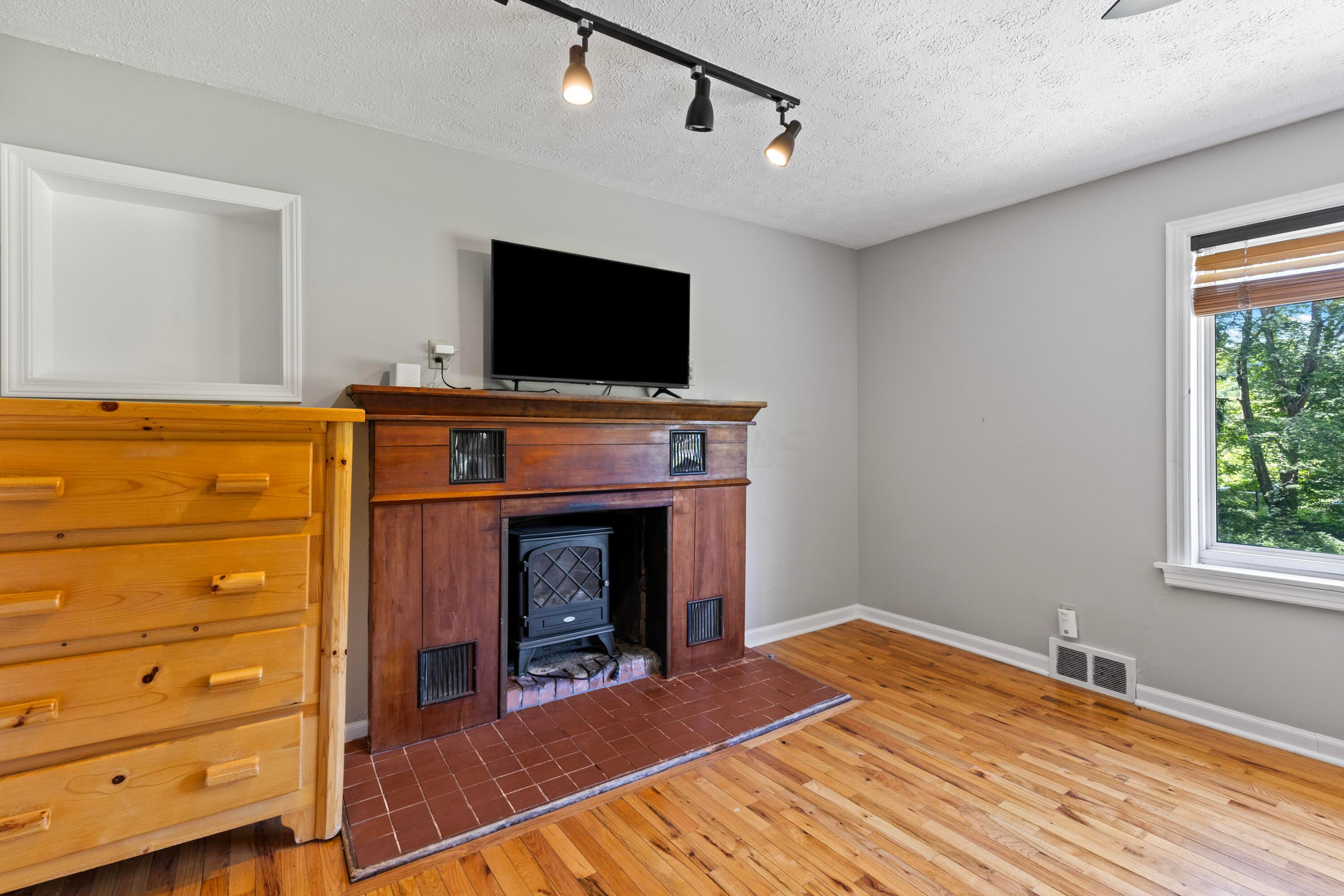 23350 Oh-180, Rockbridge, Ohio image 19