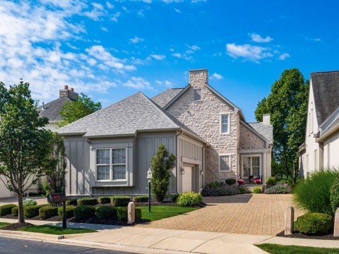 Condo For Sale - 5721 Liscarroll Place<br/> Dublin, OH 43016