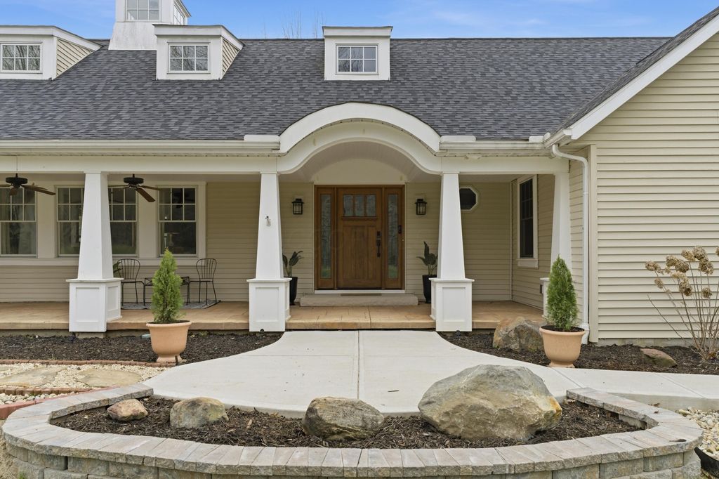 Photo of 2845 Sunbury Road, Galena, OH 43021 (MLS # 226003397)