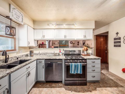 Tiny photo for 3267 Castleton Street, Grove City, OH 43123 (MLS # 226002794)