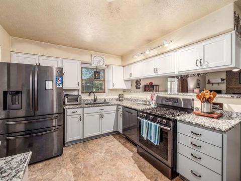 Tiny photo for 3267 Castleton Street, Grove City, OH 43123 (MLS # 226002794)