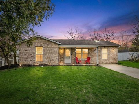 Photo of 8715 Fairbrook Avenue, Galloway, OH 43119 (MLS # 226009773)