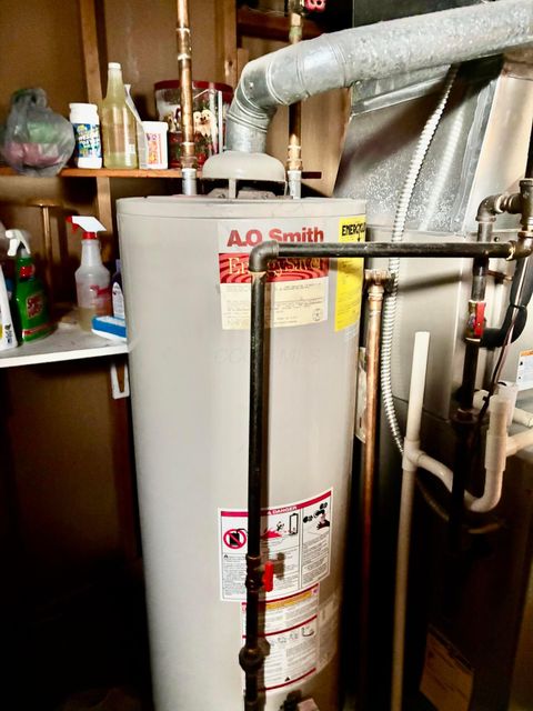 Tiny photo for 1686 Jupiter Avenue, Hilliard, OH 43026 (MLS # 225044784)