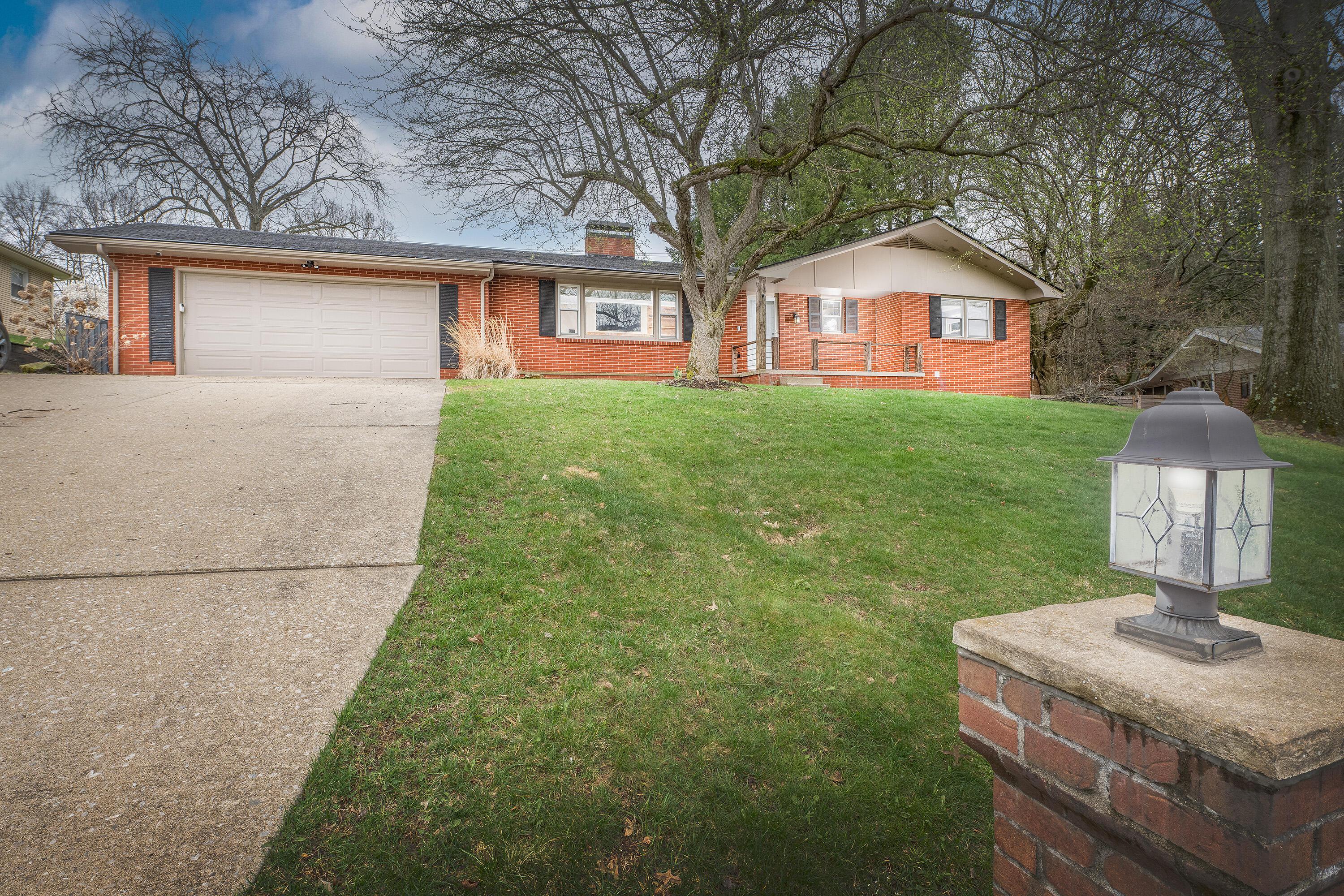 304 Teryl Drive, Mount Vernon, Ohio image 2