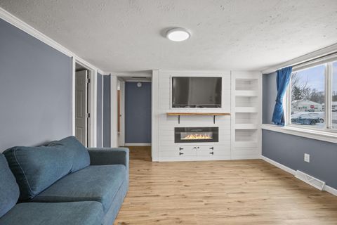 Tiny photo for 601 E 8th Street, Ashland, OH 44805 (MLS # 225045433)