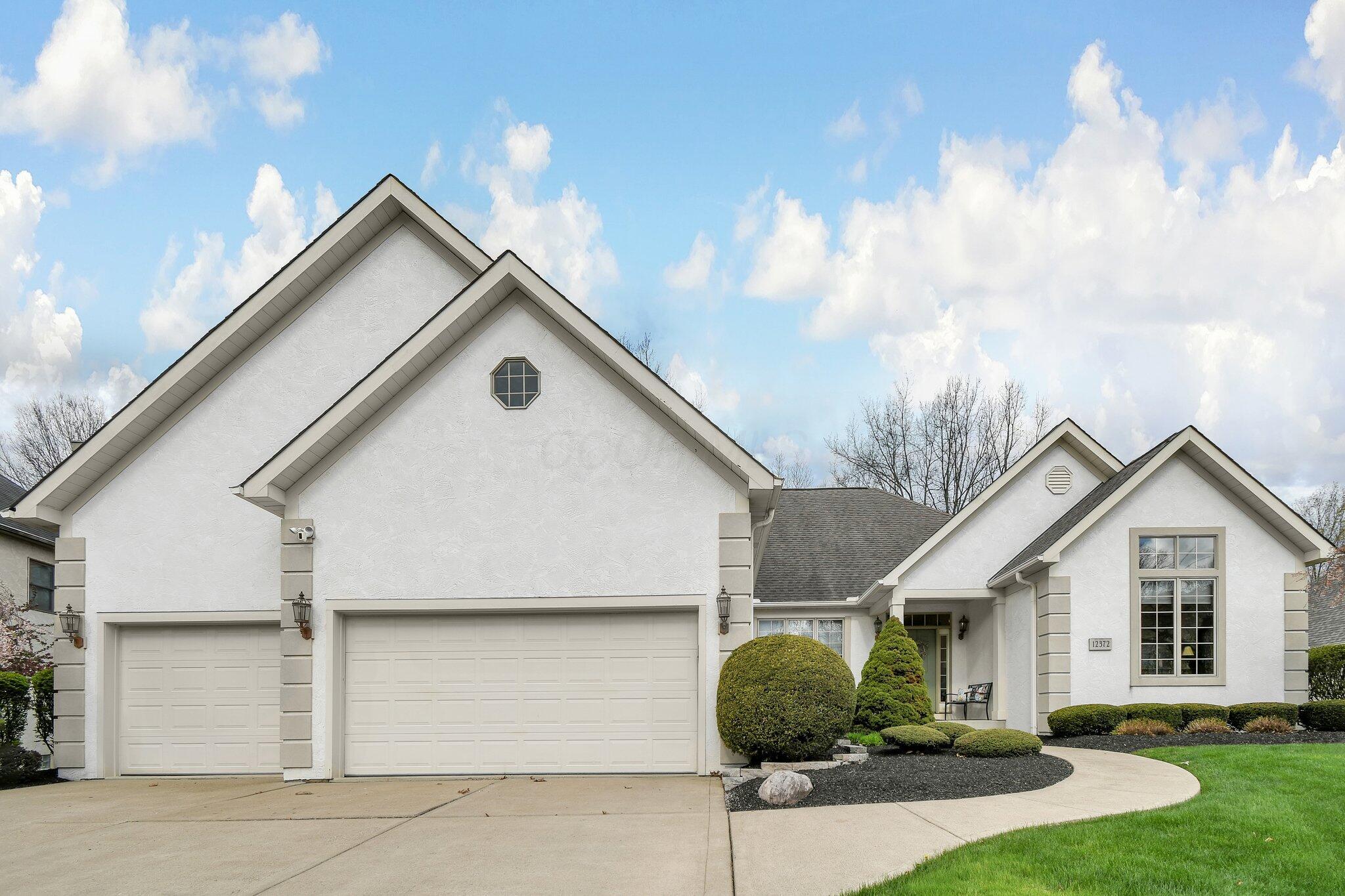 12372 Brook Forest Circle, Pickerington, Ohio image 2