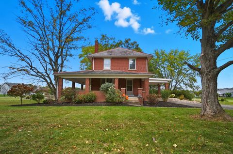 Photo of 525 Gender Road, Canal Winchester, OH 43110 (MLS # 225036951)