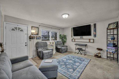 Tiny photo for 123 Deerfield Place, Delaware, OH 43015 (MLS # 226000547)