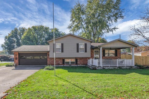 Photo of 825 Terrace Drive, Heath, OH 43056 (MLS # 226040813)
