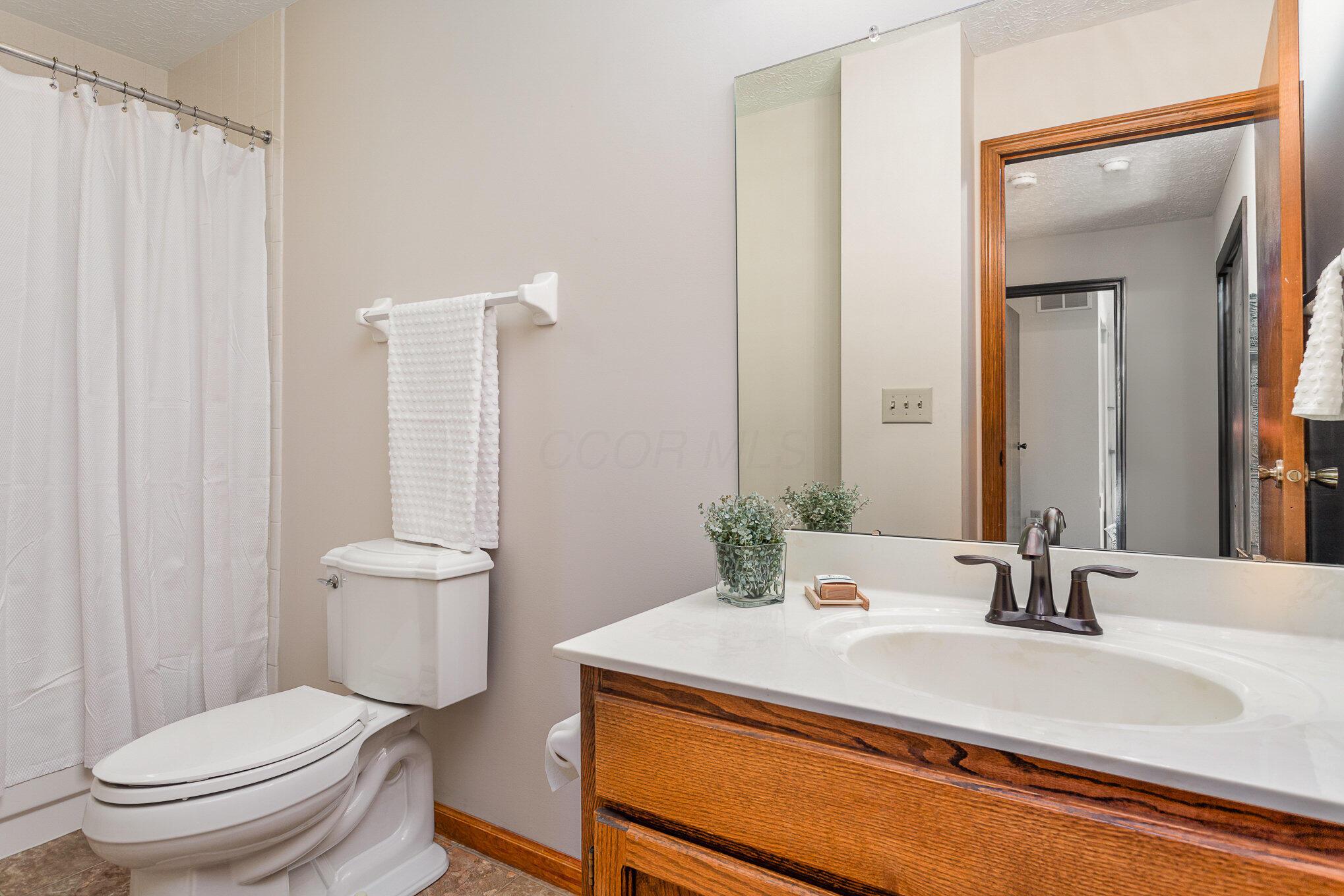 7180 Schoolcraft Drive, Dublin, Ohio image 25