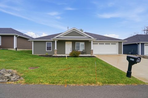 Photo of 221 Falcon Street 16 #16, Bellefontaine, OH 43311 (MLS # 225043762)