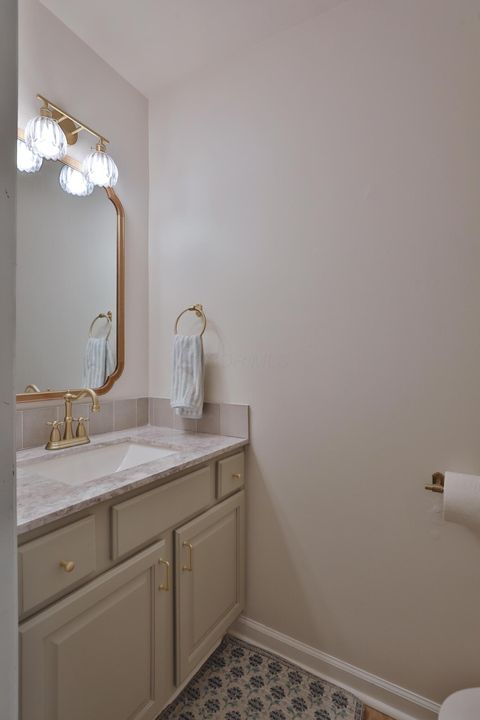 Tiny photo for 272 Colonial Avenue, Worthington, OH 43085 (MLS # 225041847)