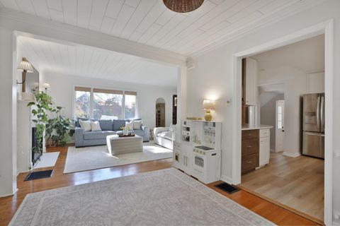 Tiny photo for 272 Colonial Avenue, Worthington, OH 43085 (MLS # 225041847)