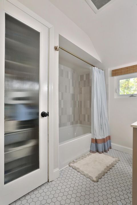 Tiny photo for 272 Colonial Avenue, Worthington, OH 43085 (MLS # 225041847)