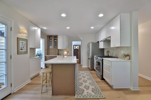 Tiny photo for 272 Colonial Avenue, Worthington, OH 43085 (MLS # 225041847)