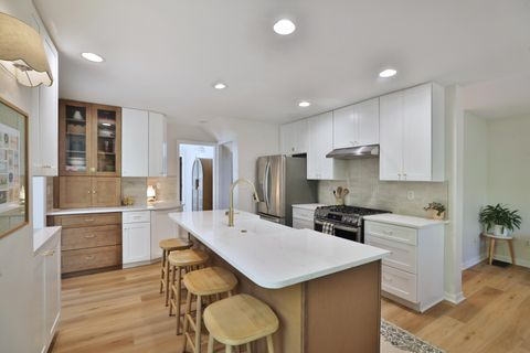 Tiny photo for 272 Colonial Avenue, Worthington, OH 43085 (MLS # 225041847)