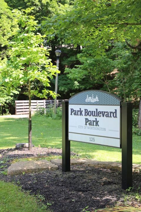 Tiny photo for 272 Colonial Avenue, Worthington, OH 43085 (MLS # 225041847)