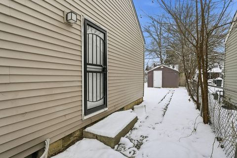 Tiny photo for 594 Whitethorne Avenue, Columbus, OH 43223 (MLS # 225044759)