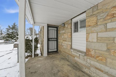 Tiny photo for 594 Whitethorne Avenue, Columbus, OH 43223 (MLS # 225044759)