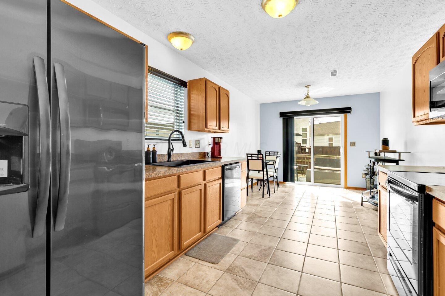 2675 Edencreek Lane, Columbus, Ohio image 10