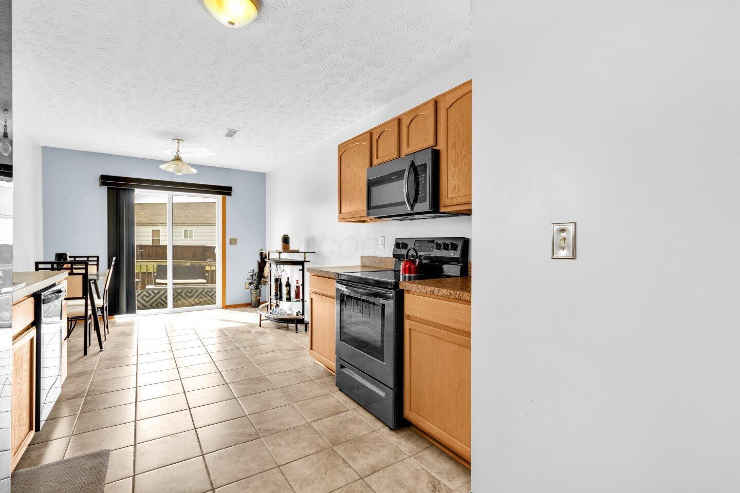 2675 Edencreek Lane, Columbus, Ohio image 11