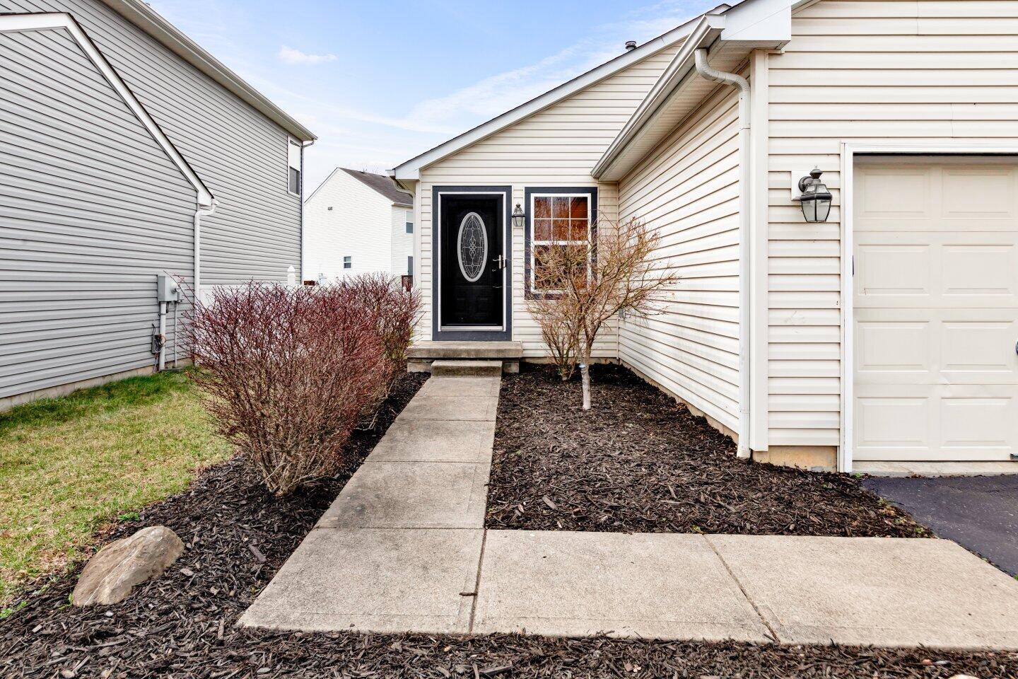 2675 Edencreek Lane, Columbus, Ohio image 2