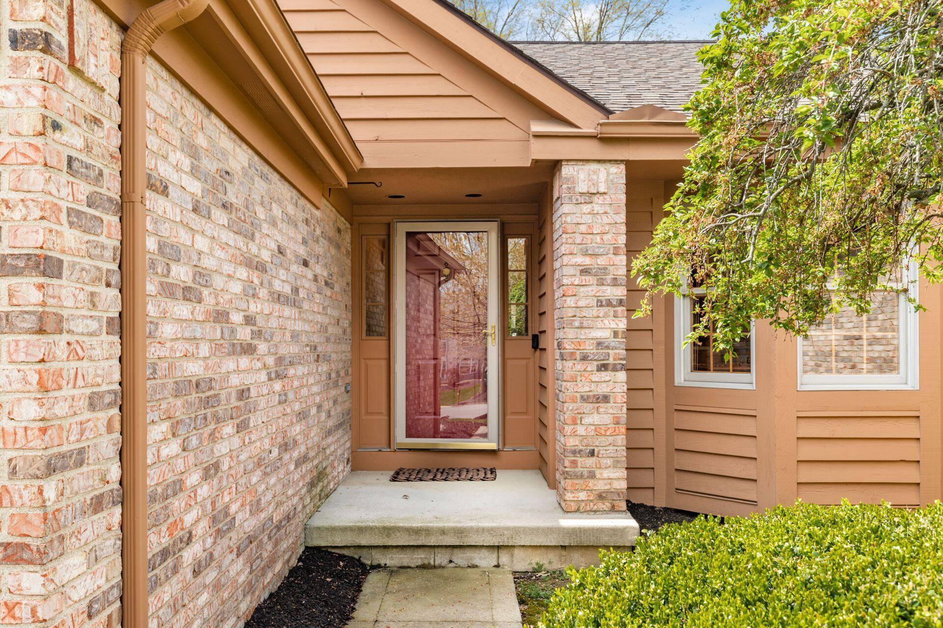 5664 Maplewood Court, Lewis Center, Ohio image 4