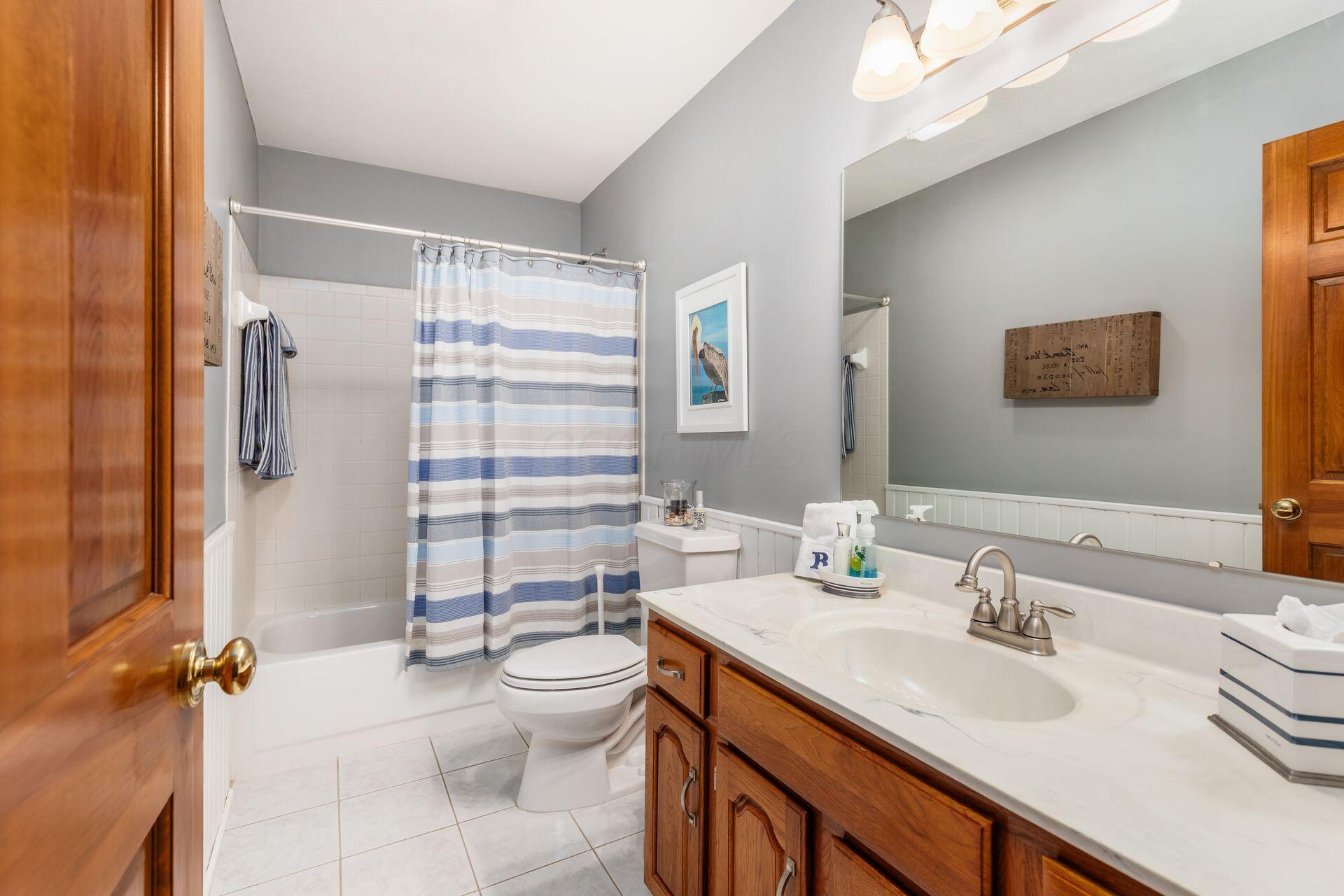 5664 Maplewood Court, Lewis Center, Ohio image 32