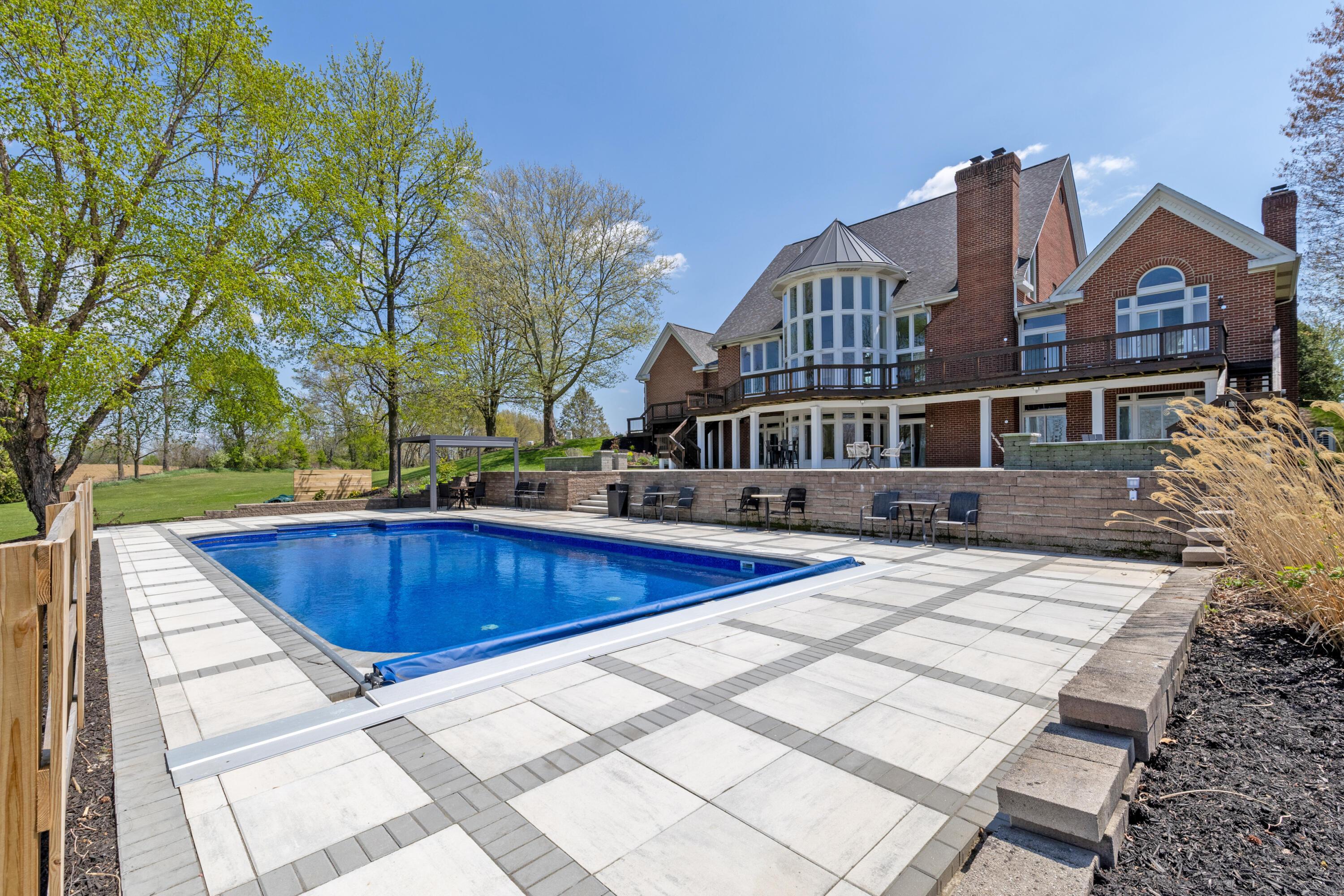 Sunbury, Ohio, 43074, United States, 4 Bedrooms Bedrooms, ,7 BathroomsBathrooms,Residential,Active,2043809