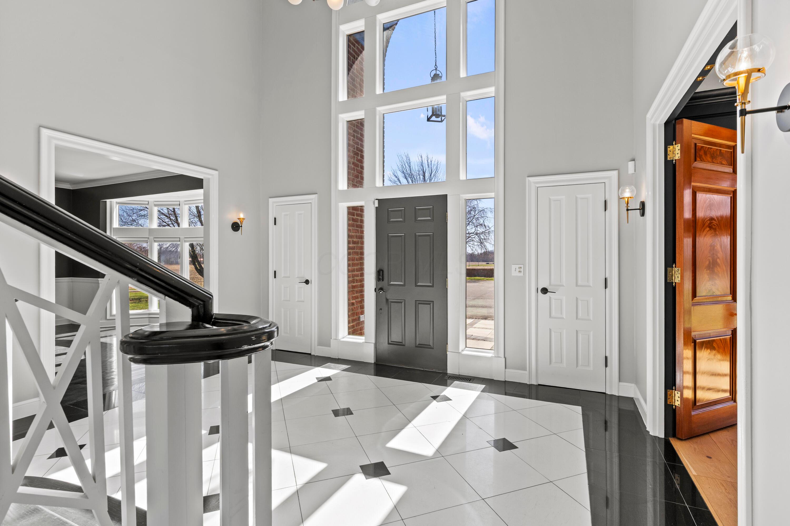 Sunbury, Ohio, 43074, United States, 4 Bedrooms Bedrooms, ,7 BathroomsBathrooms,Residential,Active,2043809