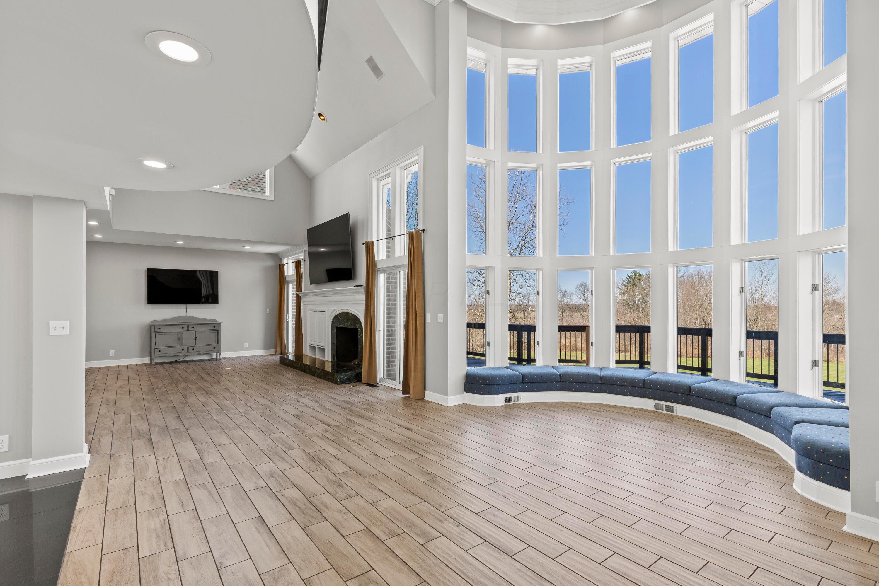 Sunbury, Ohio, 43074, United States, 4 Bedrooms Bedrooms, ,7 BathroomsBathrooms,Residential,Active,2043809