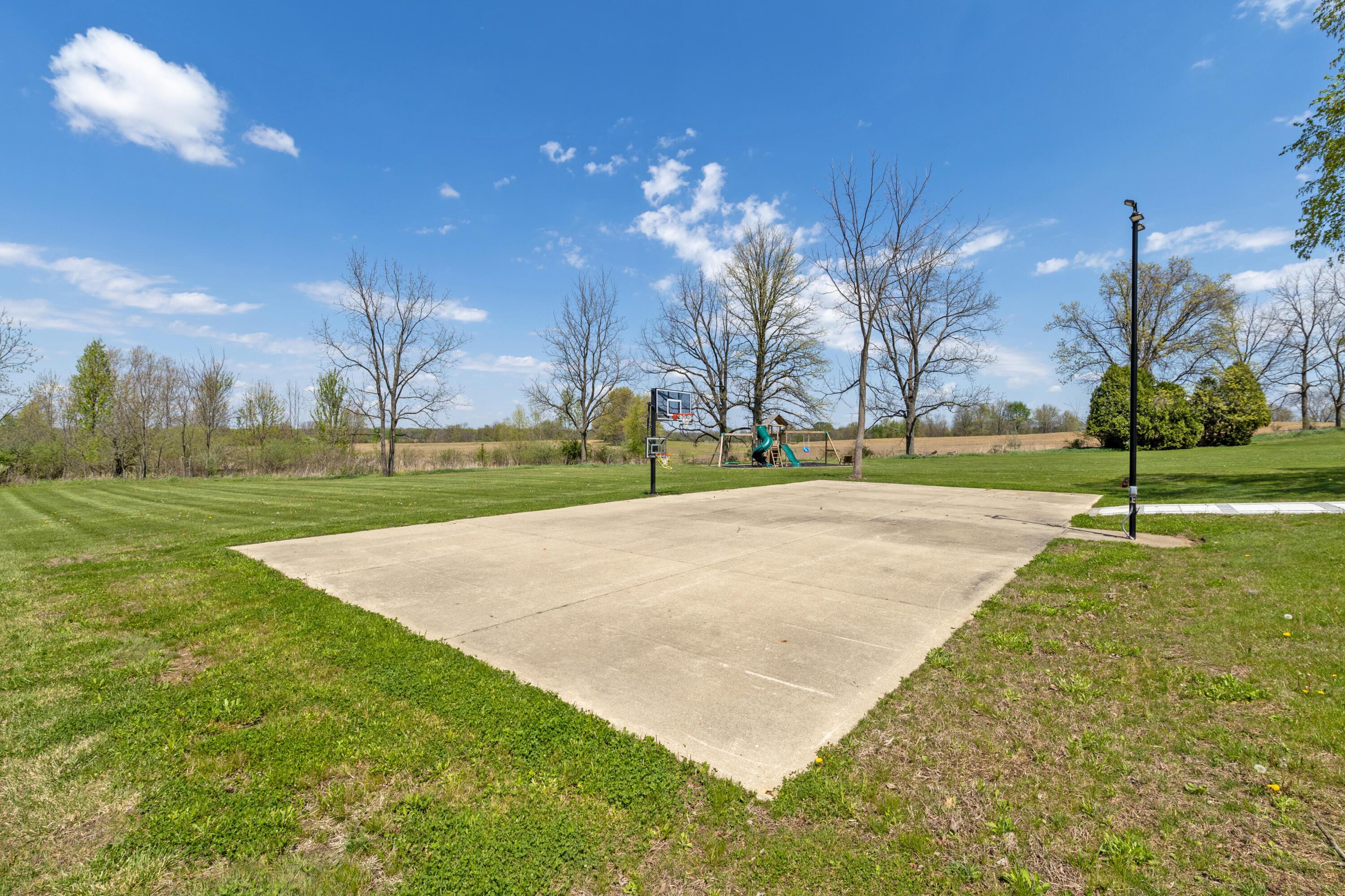 Sunbury, Ohio, 43074, United States, 4 Bedrooms Bedrooms, ,7 BathroomsBathrooms,Residential,Active,2043809