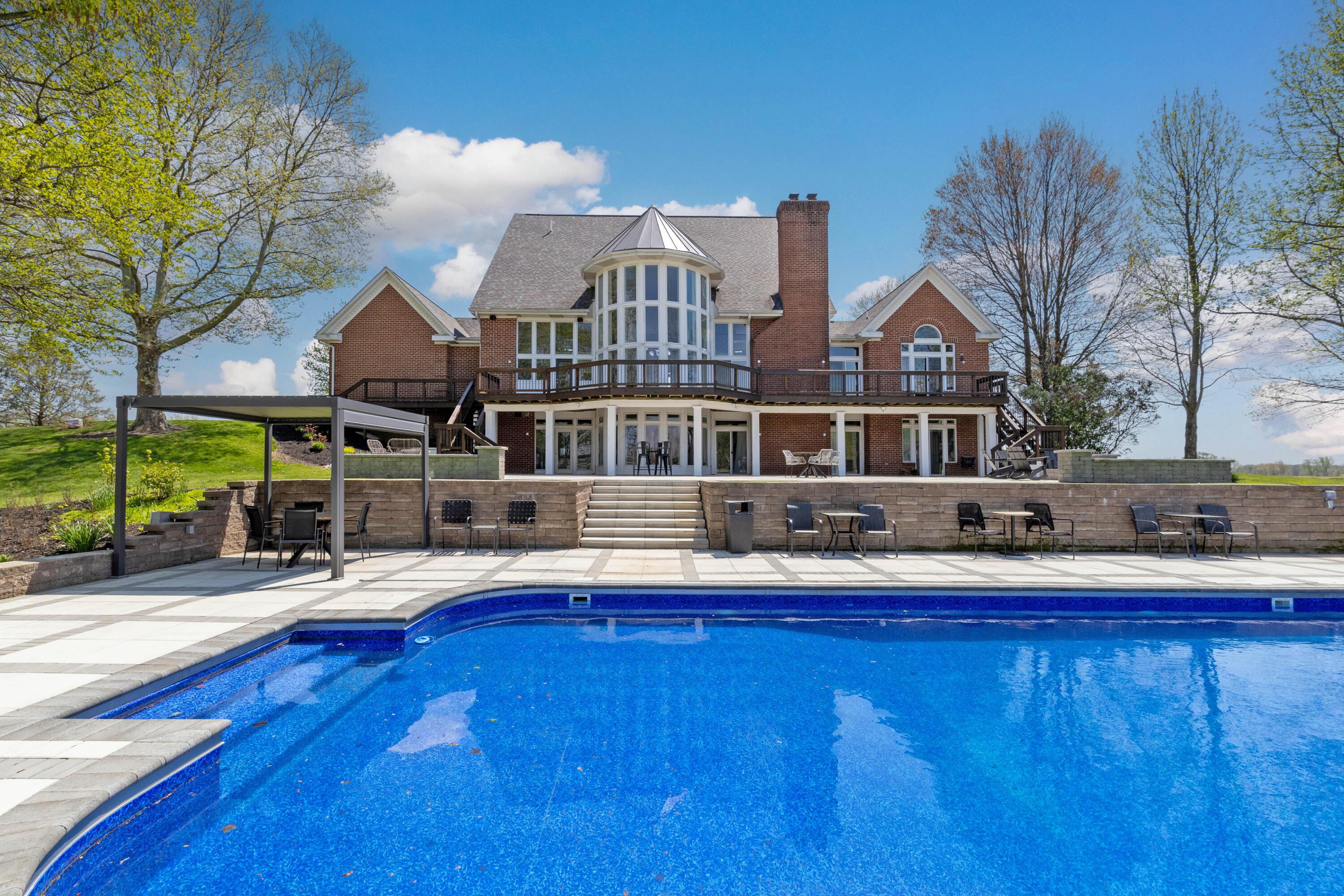 Sunbury, Ohio, 43074, United States, 4 Bedrooms Bedrooms, ,7 BathroomsBathrooms,Residential,Active,2043809