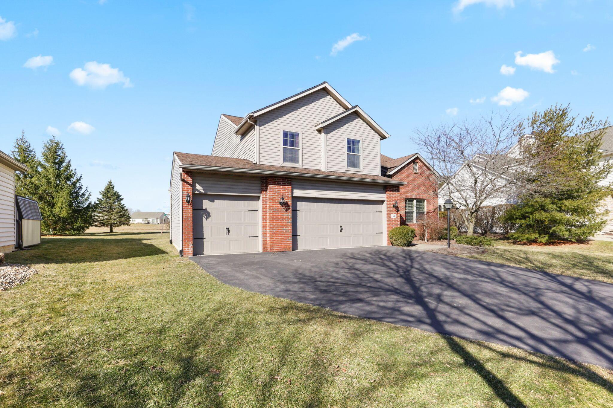 64 Dellenbaugh Loop, Pataskala, Ohio image 1