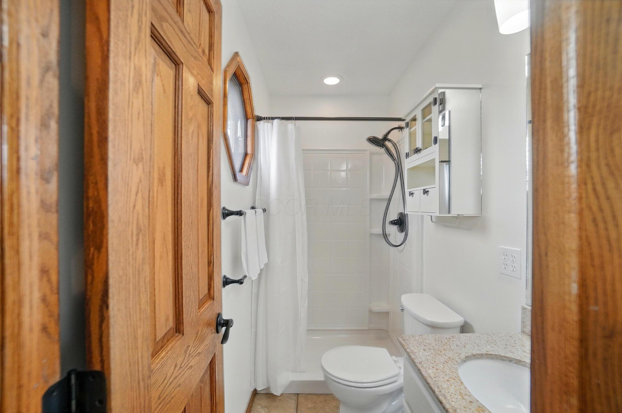1407 Valley Drive, Marysville, Ohio image 38
