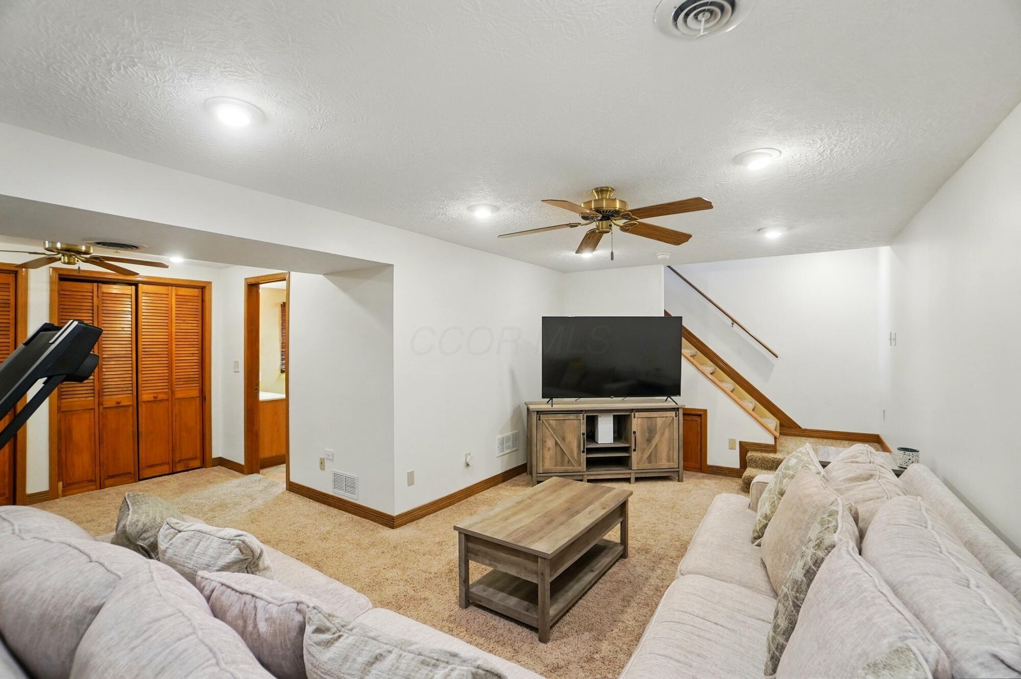 1407 Valley Drive, Marysville, Ohio image 48