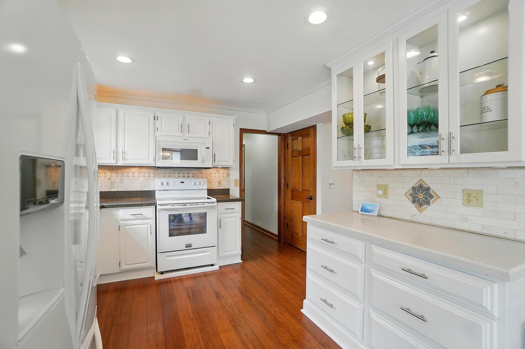 1407 Valley Drive, Marysville, Ohio image 18