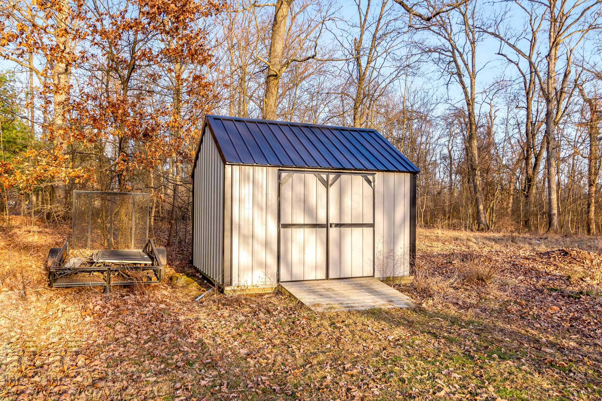 8820 Albert Lane, Gambier, Ohio image 37