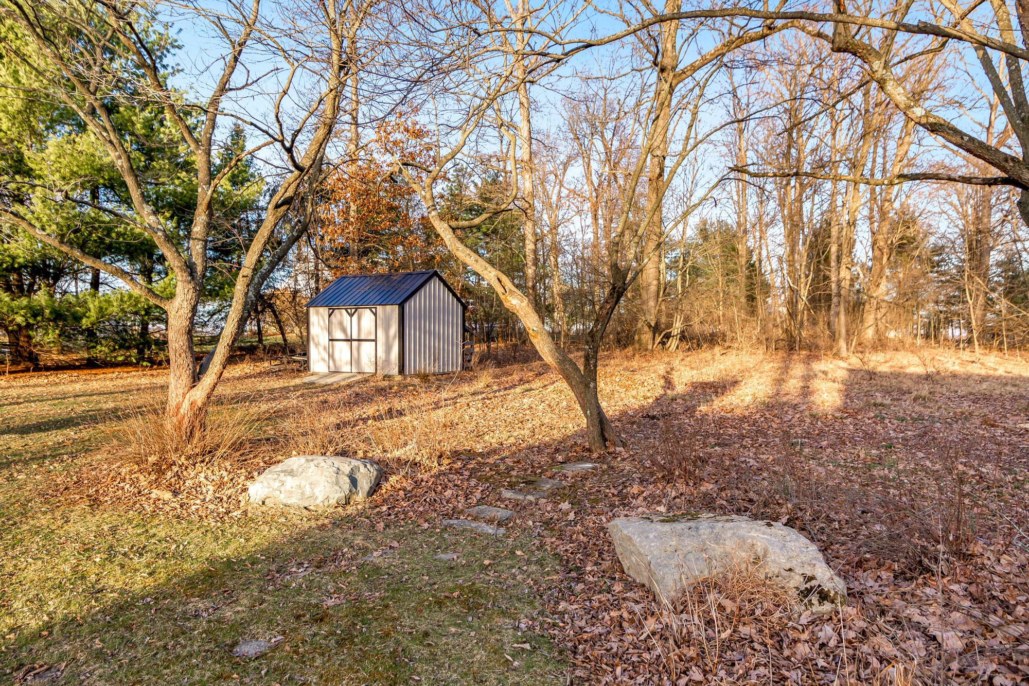 8820 Albert Lane, Gambier, Ohio image 38
