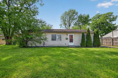 Photo of 3041 Bluefield Drive, Columbus, OH 43207 (MLS # 226013749)