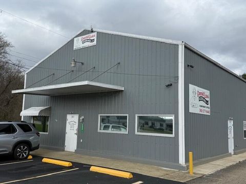 Photo of 2221 E Main Street, Lancaster, OH 43130 (MLS # 225044228)